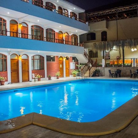 Hotel Curasi Ика Екстериор снимка