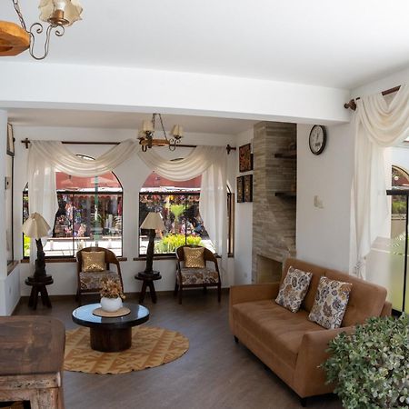 Hotel Curasi Ика Екстериор снимка