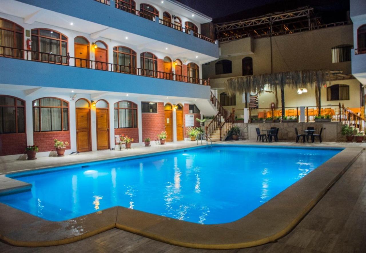 Hotel Curasi Ика Екстериор снимка