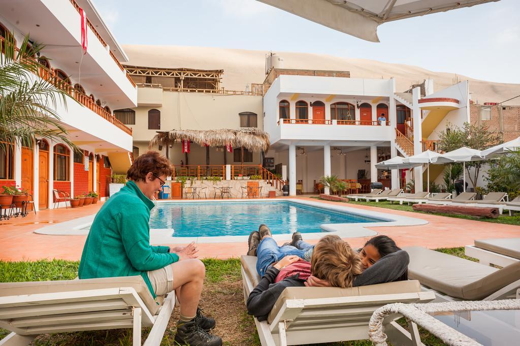 Hotel Curasi Ика Екстериор снимка